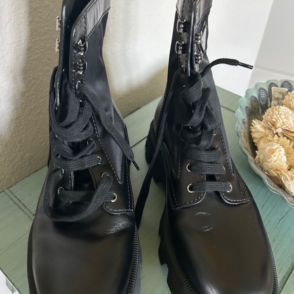 Auth Prada Men’s boots size Euro 8 - Picture 4 of 4